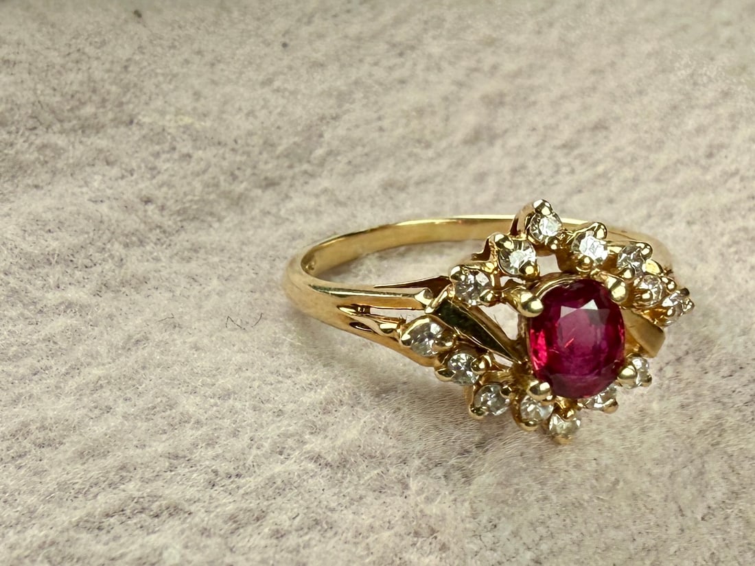 14K GOLD & DIAMOND RING WITH RUBY - 2