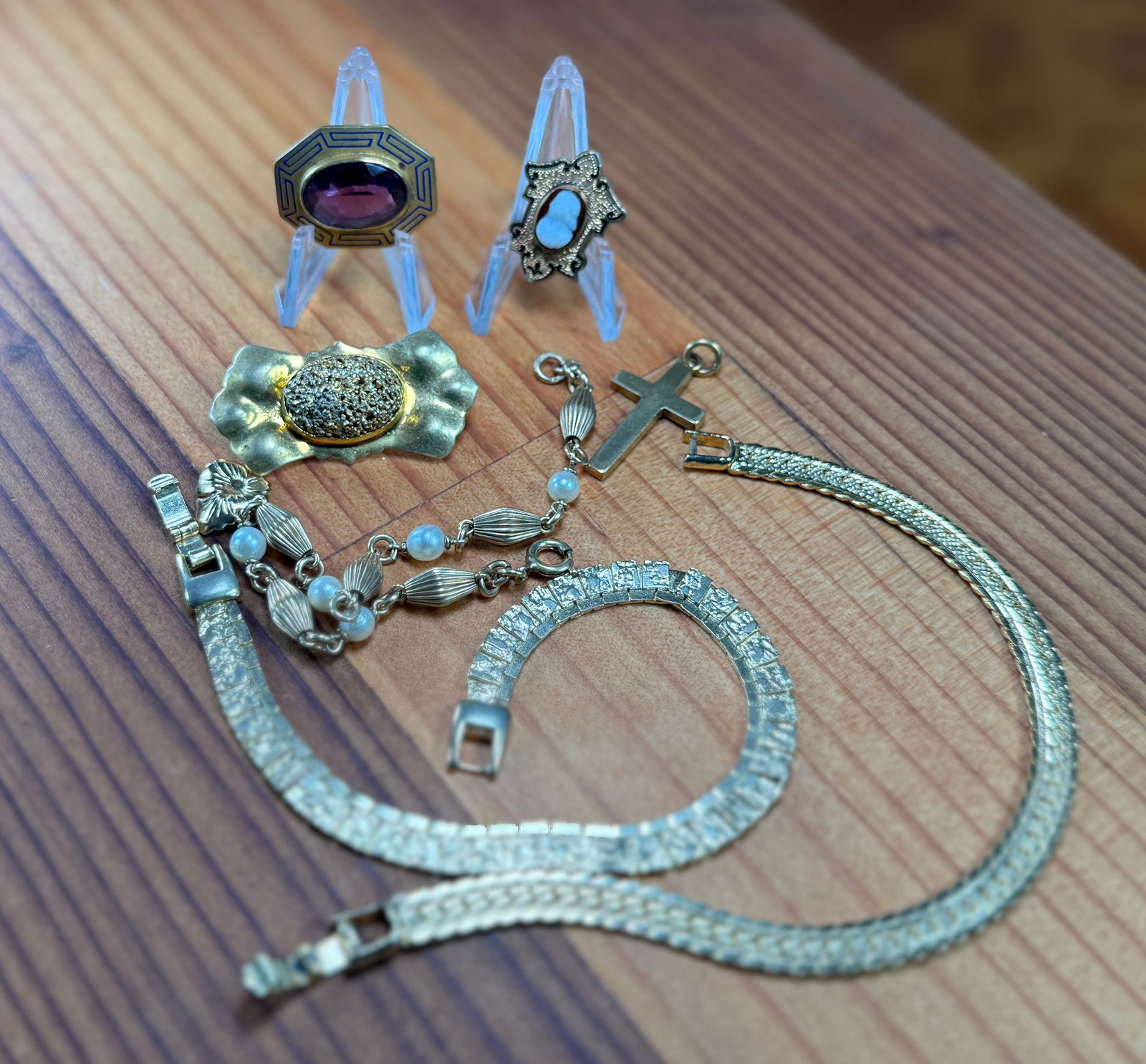 QUALITY JEWELRY COLLECTION: This lot features a beautiful assortment of quality jewelry with many pieces from the 19th century. 