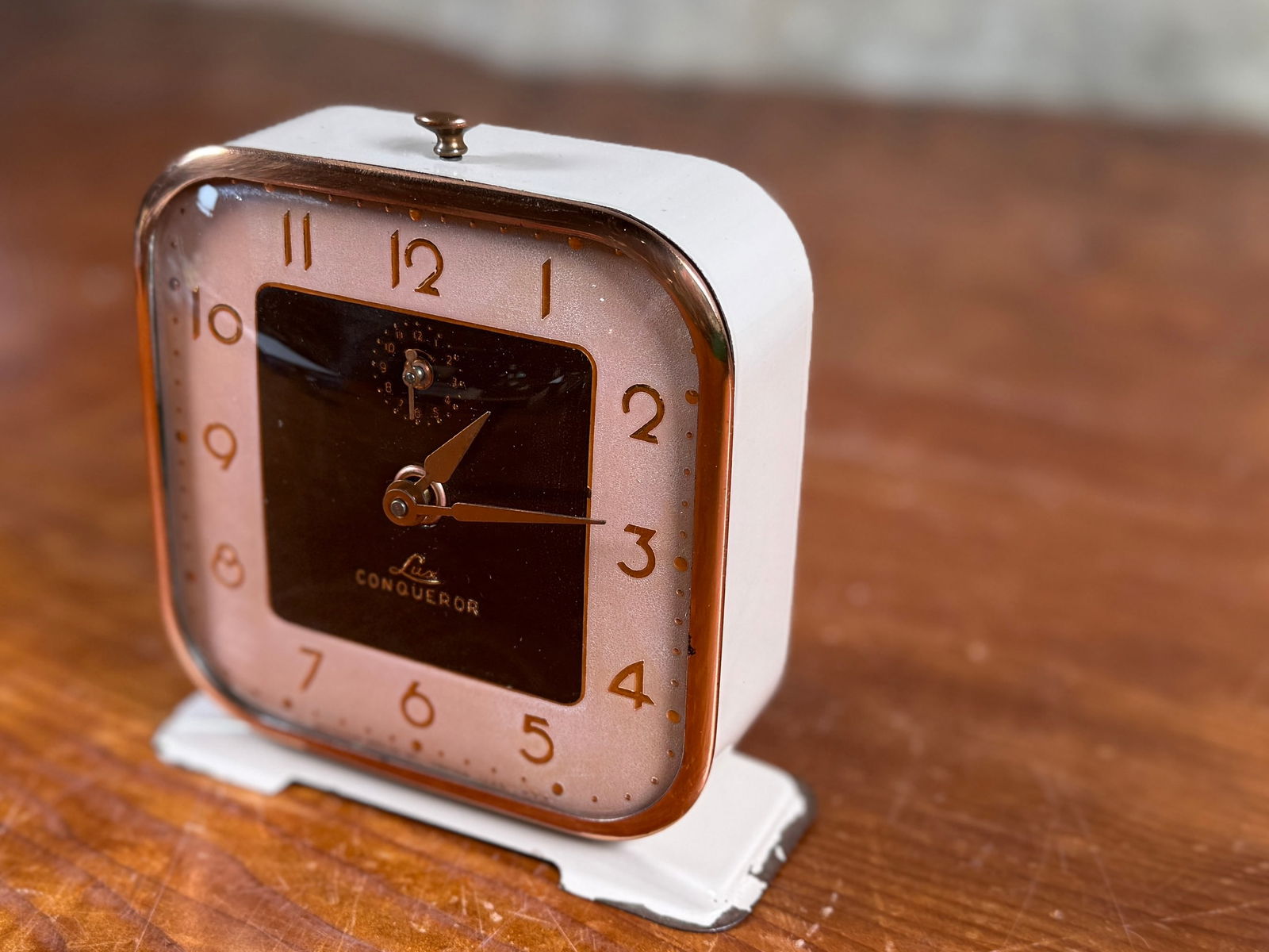 LUX CONQUEROR ALARM CLOCK - 2