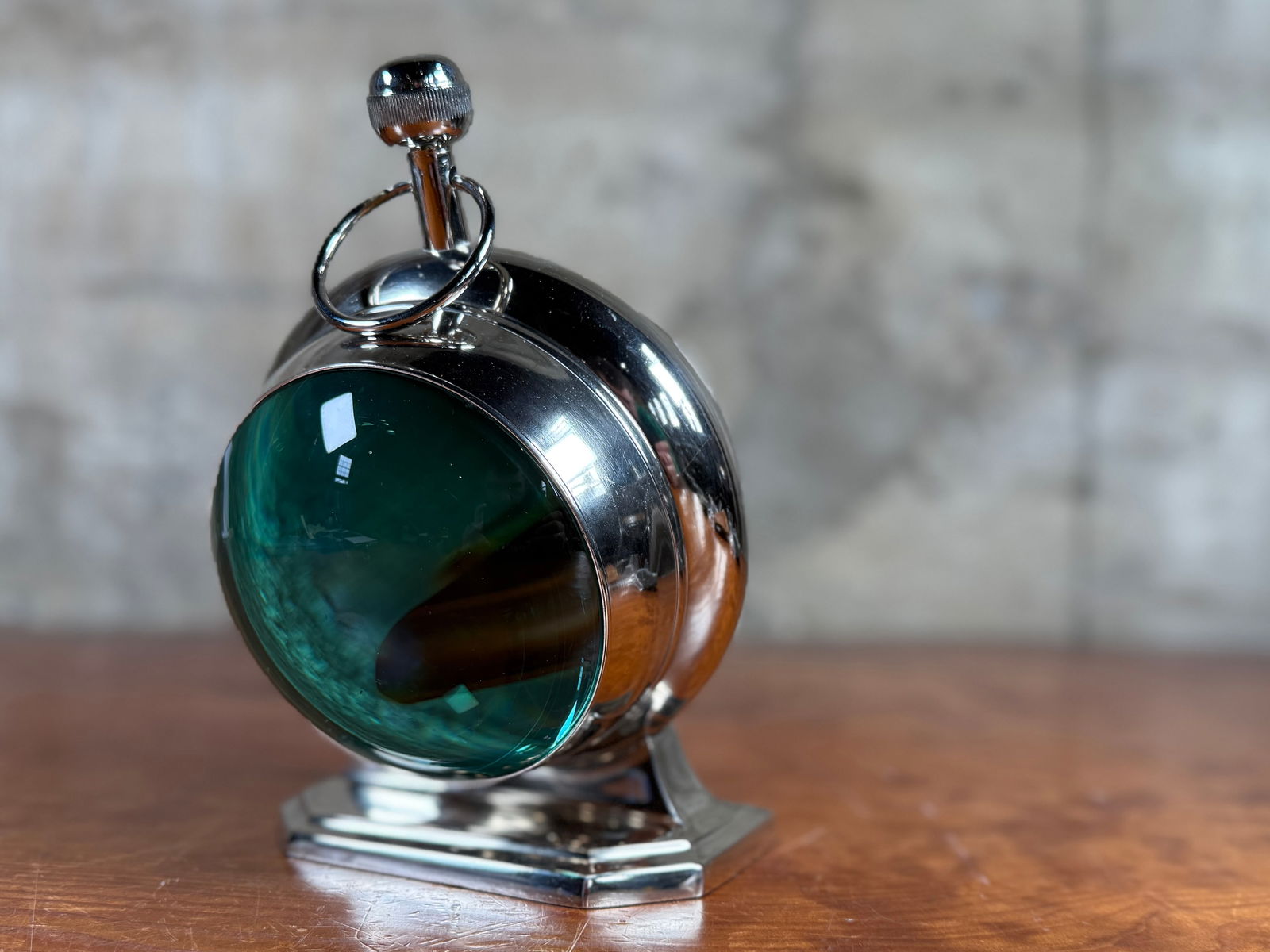 MAGNIFYING MANTLE CLOCK - 4