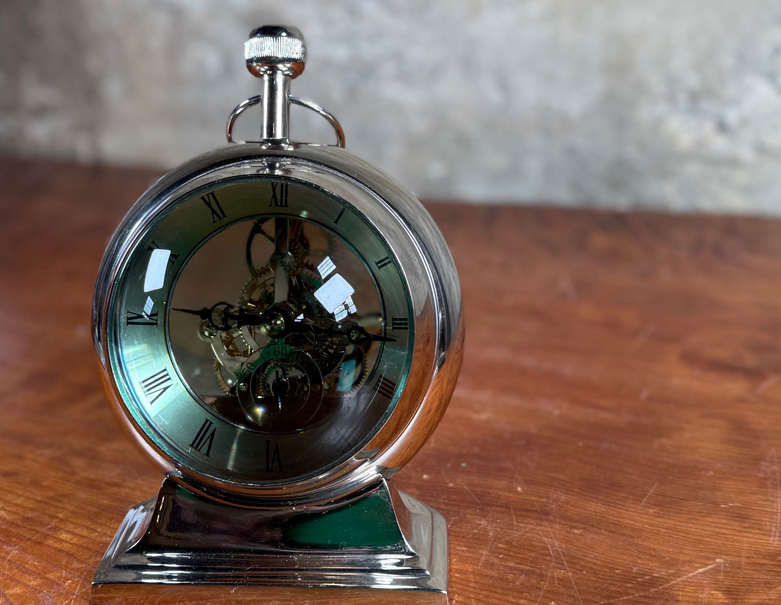 MAGNIFYING MANTLE CLOCK - 6