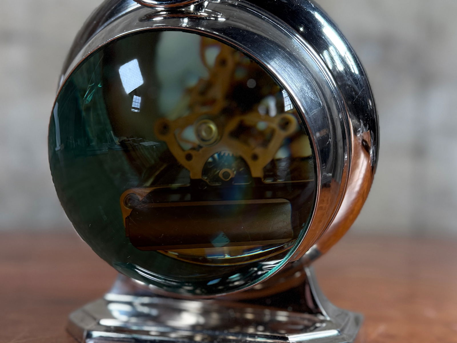 MAGNIFYING MANTLE CLOCK - 7