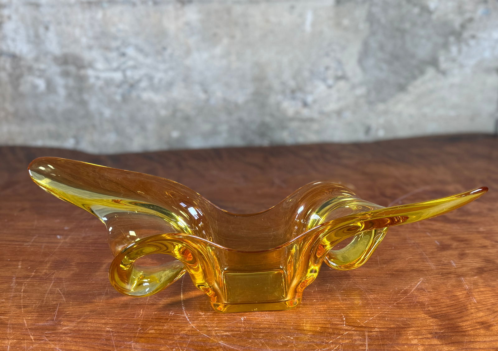 VIKING GLASS, DECORATIVE BOWL OR CANDY DISH: This lot features a stunning glass candy dish or decorative bowl, believed to be part of the "Epic" line produced by Viking Glass. In excellent overall condition and measures, 5'' H x