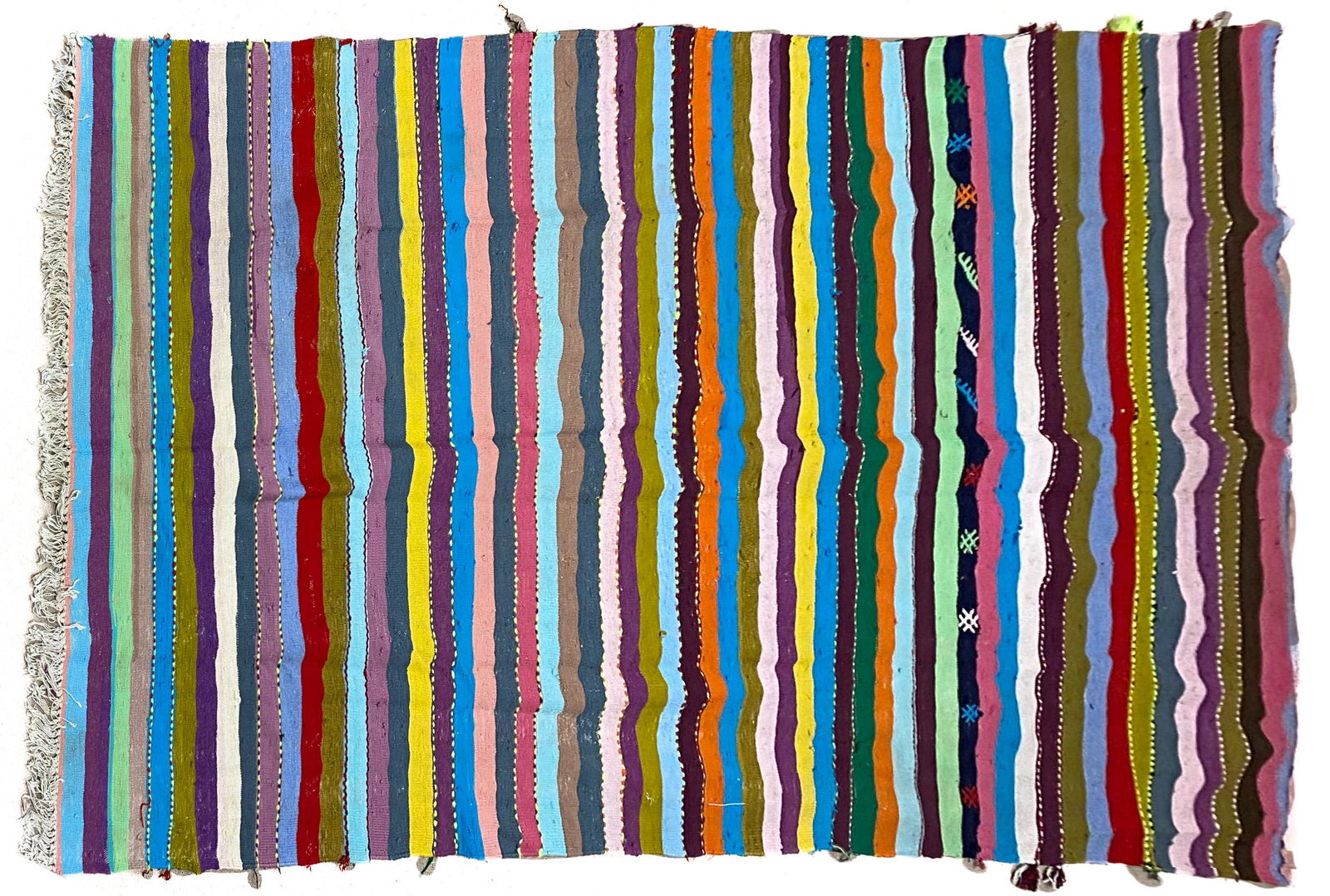 Vintage Handmade Turkish Kilim Area Rug: Vintage handmade Turkish Kilim area rug, 124"l x 64"w