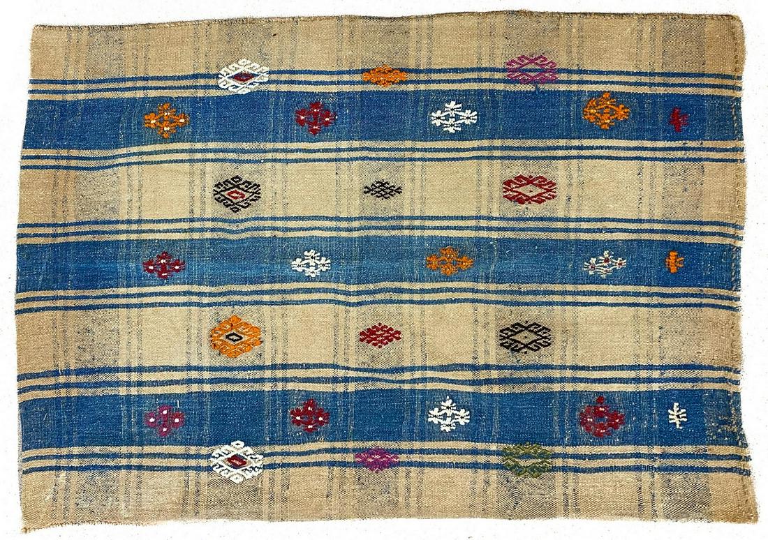 Vintage Handmade Turkish Prayer Rug: Vintage handmade Turkish prayer rug, 48"l x 35"w