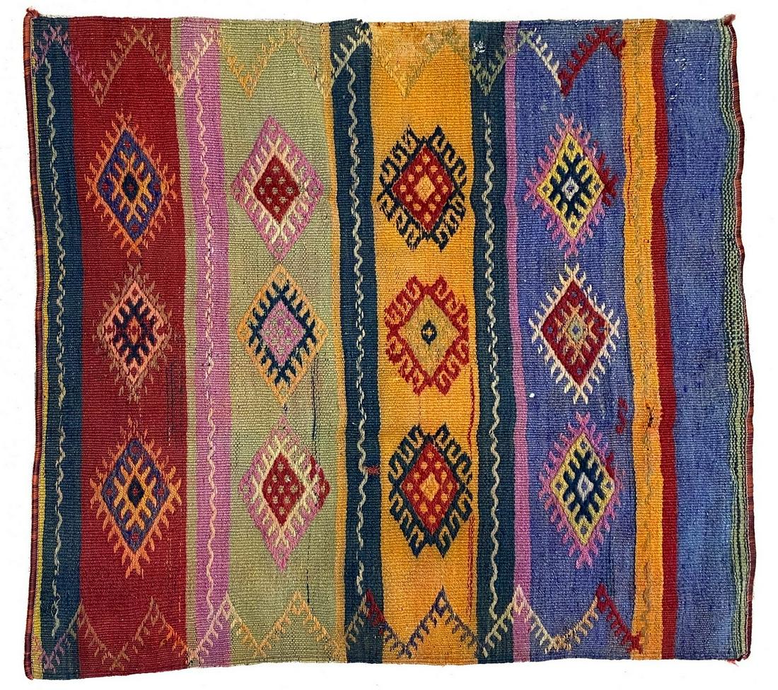 Vintage Handmade Turkish Kilim Area Rug: Vintage Handmade Turkish Kilim Area Rug, 45"l x 42"w
