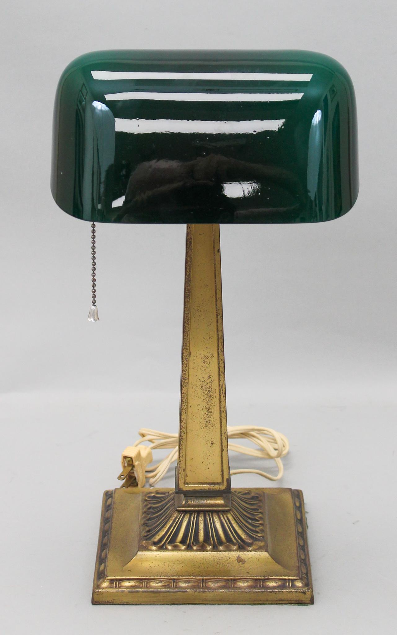 Vintage Emeralite Bankers Desk Lamp: Vintage Emeralite bankers desk lamp, in working condition, label on the shade No 8734, 17.75"h x 7"w x 6.75"d