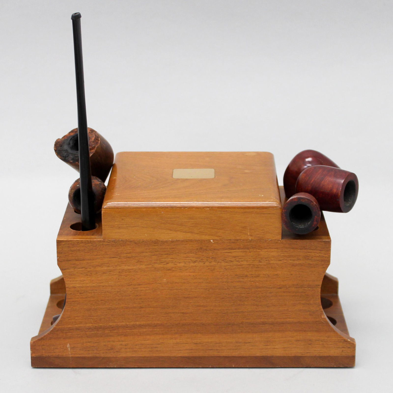 Group of (8) Vintage Tobacco Pipes and Decatur Pipe Rack (1 of 11)