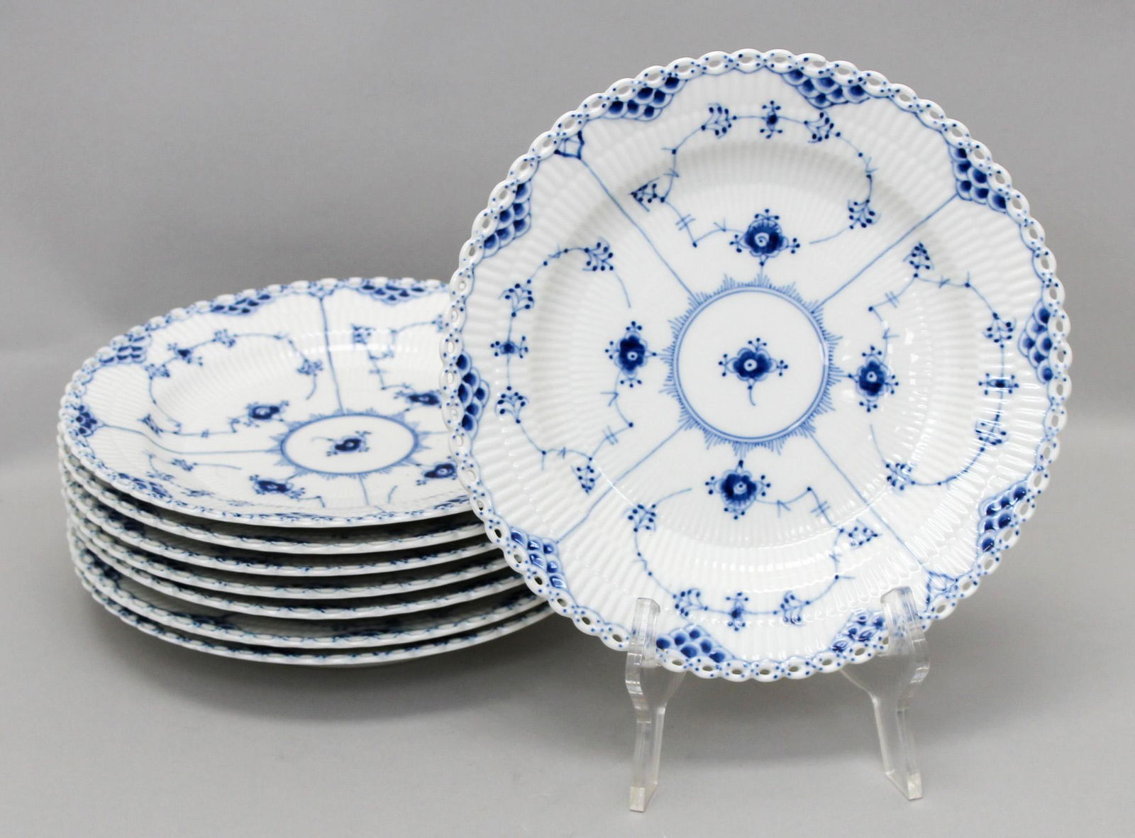 Set of (8) 2nd quality Royal Copenhage Blue Fluted Full Lace Dinner Plates (1 of 4)