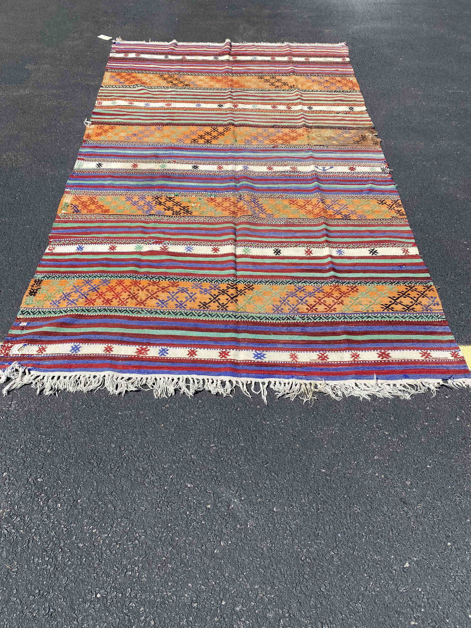 Vintage Handmade Turkish Kilim: Vintage Handmade Turkish Kilim 66"w x 115"l