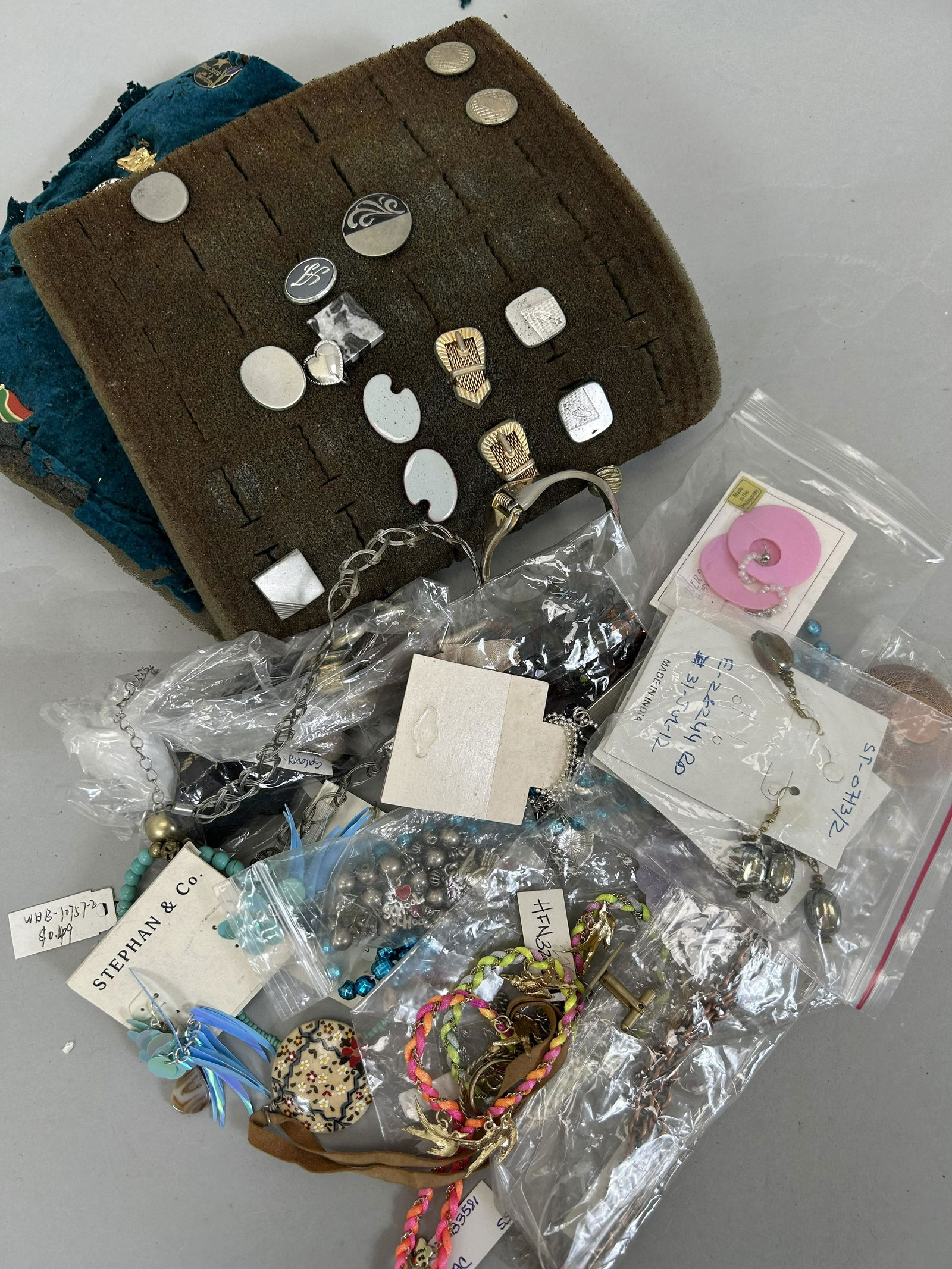 Costume Jewelry Lot Cufflinks Bracelets Necklaces (1 of 3)