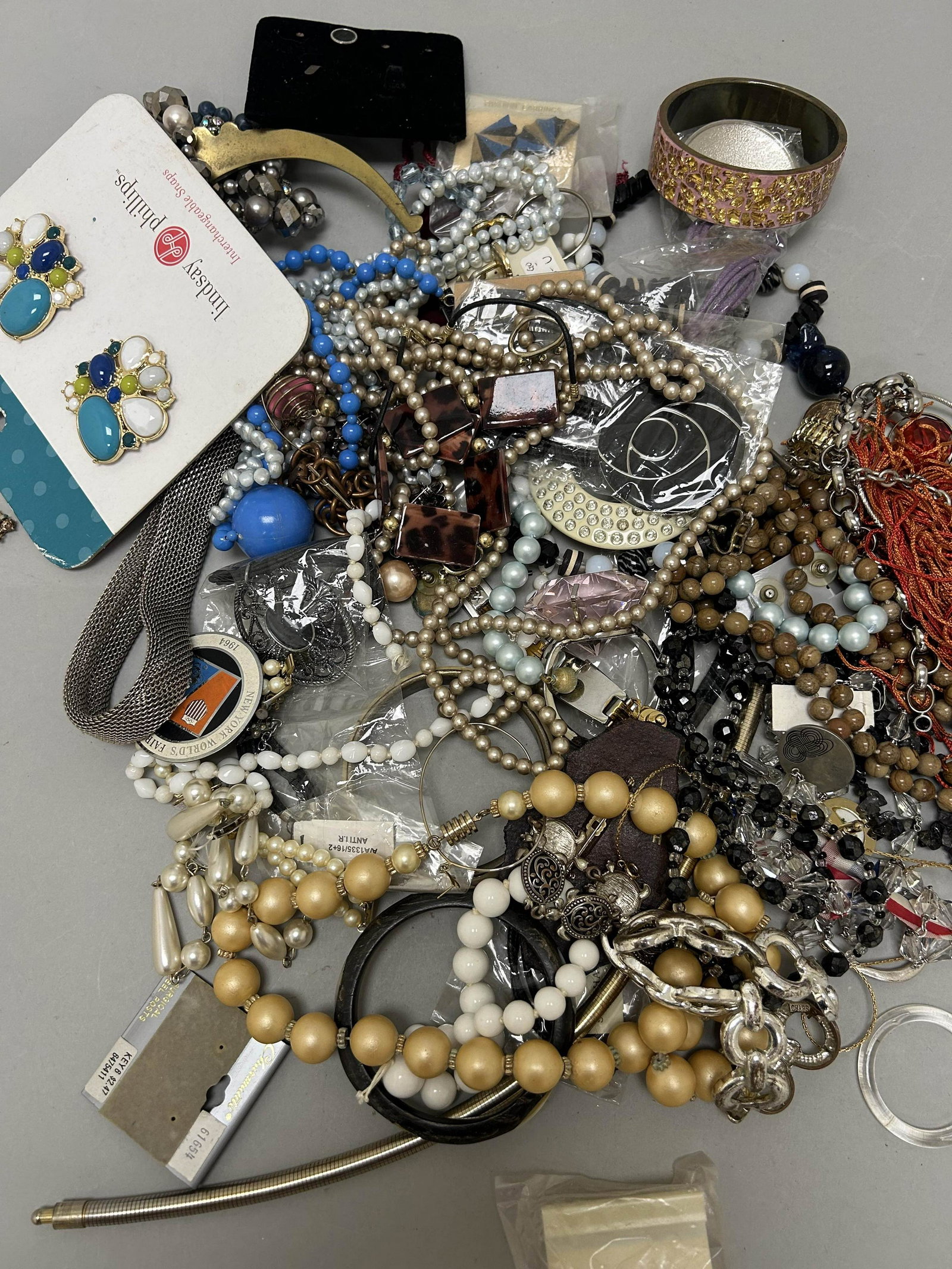 Costume Jewelry Lot Bracelets Necklaces Brooches: Lot appears to contain Bracelets Necklaces Brooches , Approximately 4 Pounds