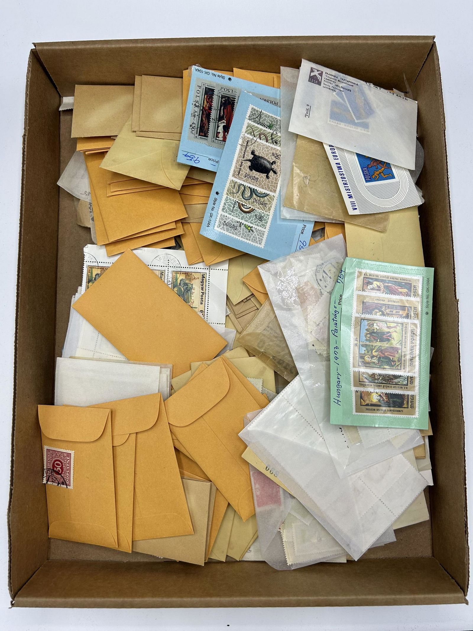 U.S AND WORLDWIDE STAMPS, LOOSE AND PACKETS (1 of 3)