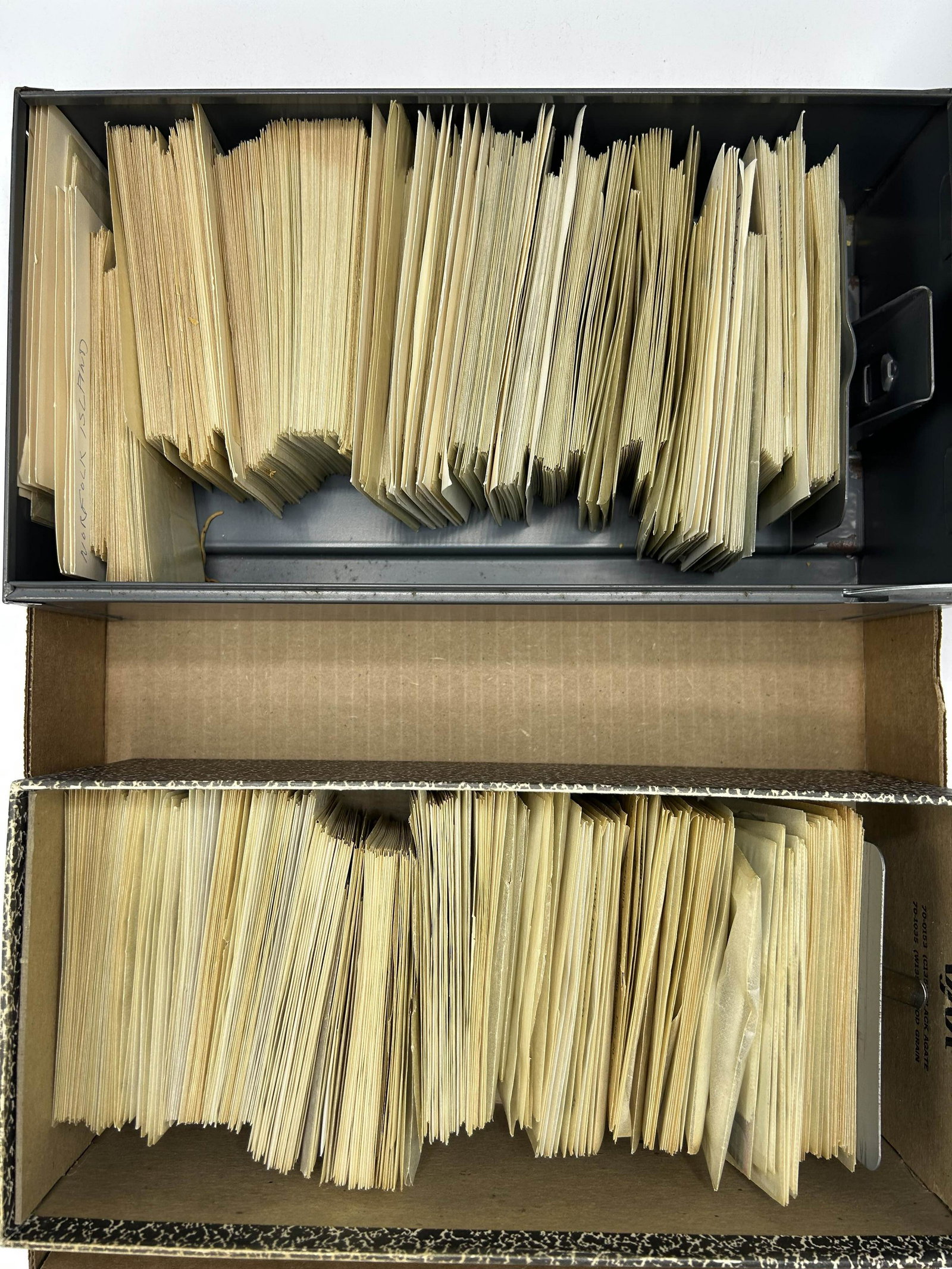 TWO FILEBOXES WORLDWIDE STAMPS PACKETS (1 of 3)