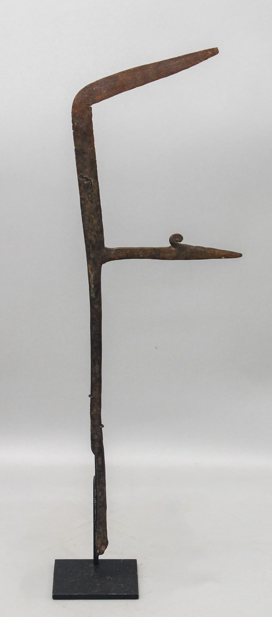 Wrought Iron Currency Throwing Knife, Sara Laka or Musseye peoples, Republic of Chad or Republic of (1 of 5)