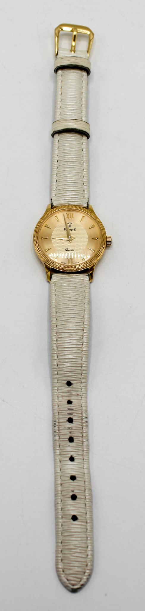 Vintage Lady's Vicence 18K Gold Watch with Quartz Movement (1 of 10)
