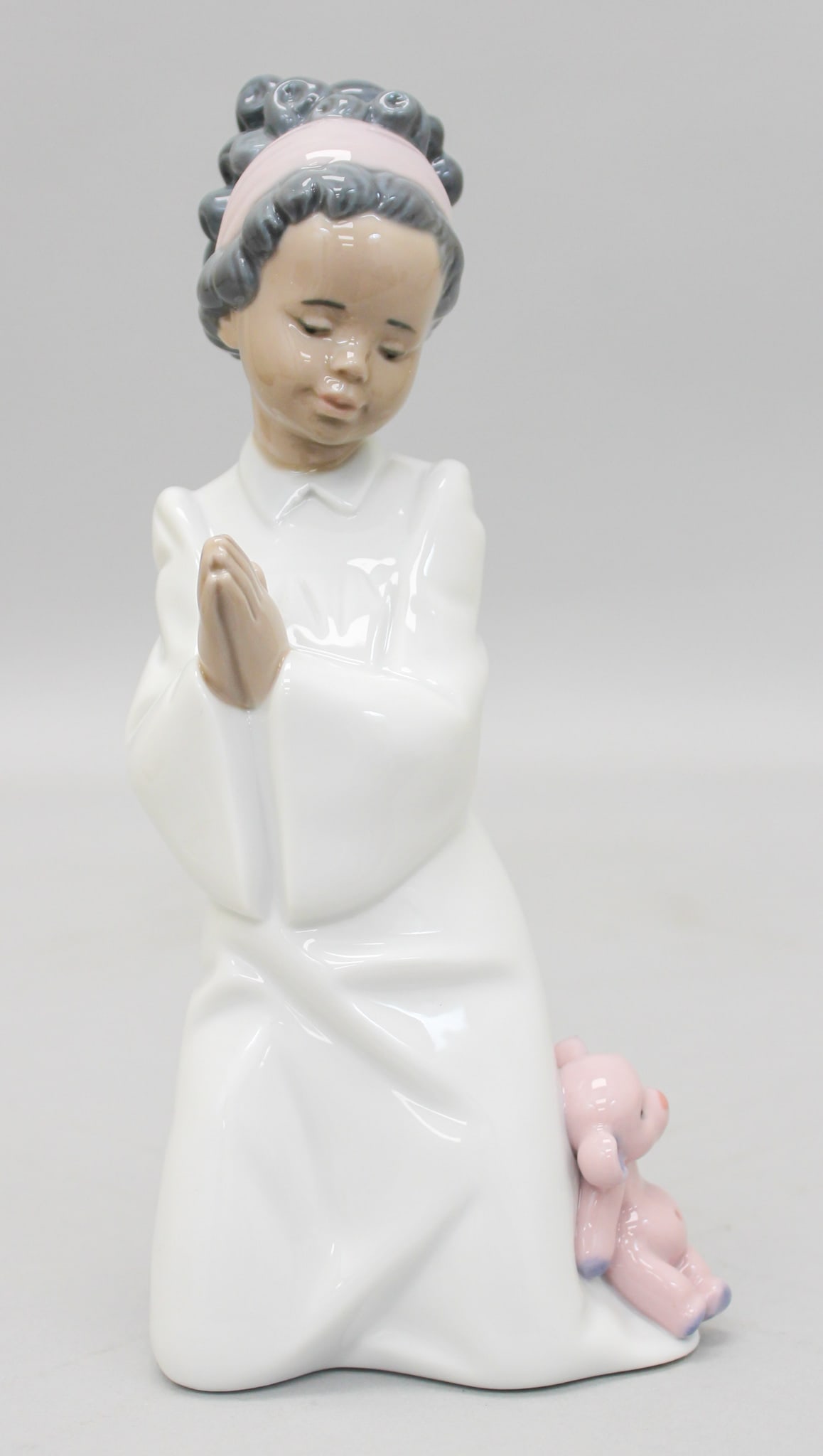 Lladro "Bedtime Prayers" 6465 Black Legacy Figurine Retired: Lladro "Bedtime Prayers" 6465 Black Legacy figurine, retired, mark on bottom Lladro, Hand Made in Spain, Daisa 1997, 7.5"h x 3.5"w, in original box 5"h x 11"w x 6'd