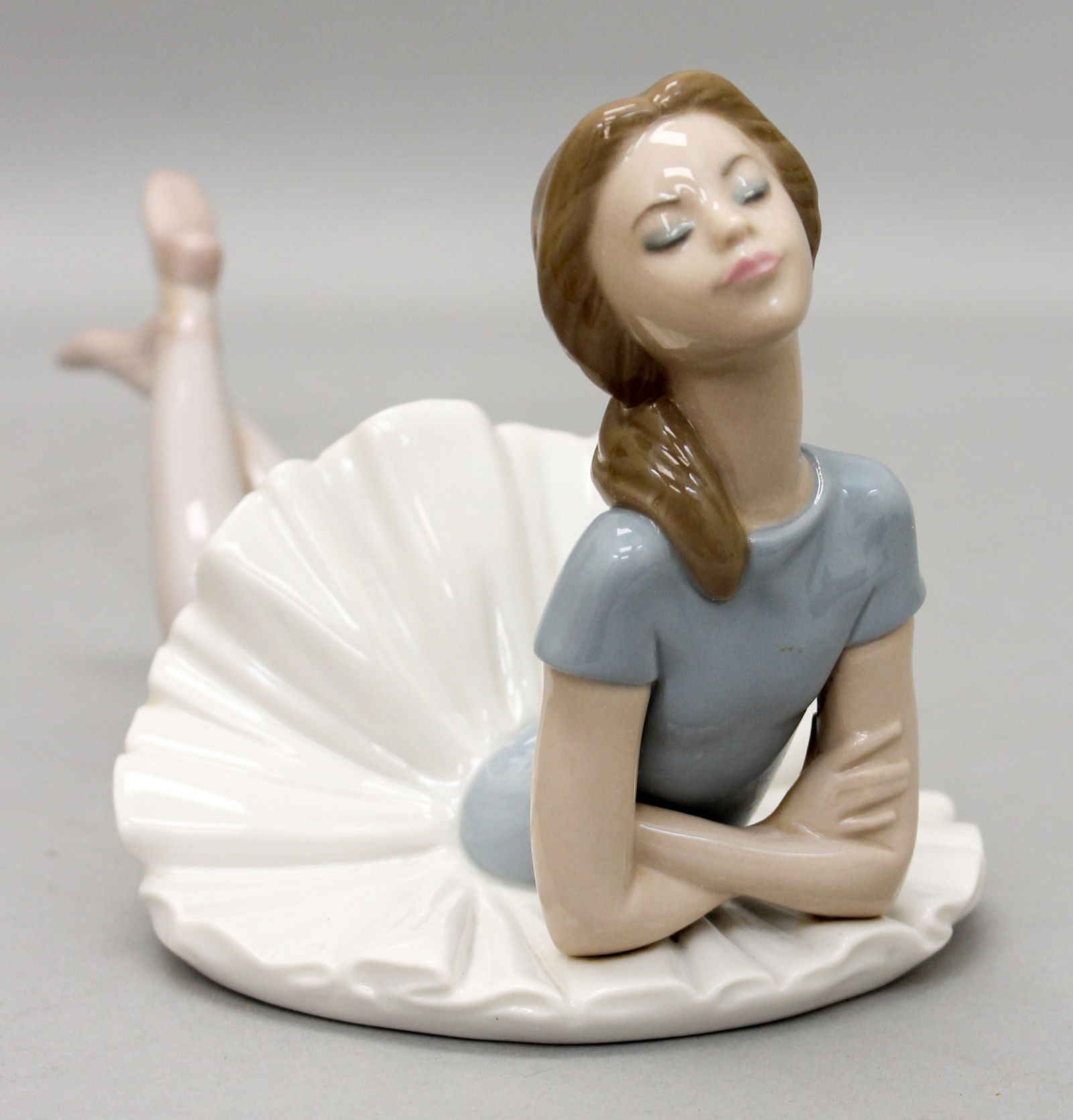 Lladro "Ballet Blue" 1359 Figurine (1 of 7)