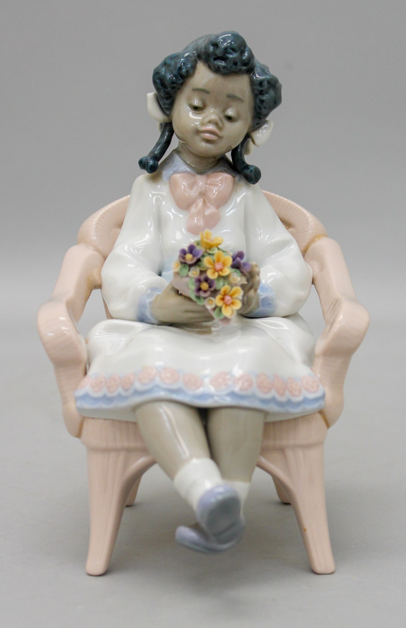 Lladro "Sitting Pretty" 5699  Black Legacy Figurine Retired (1 of 7)