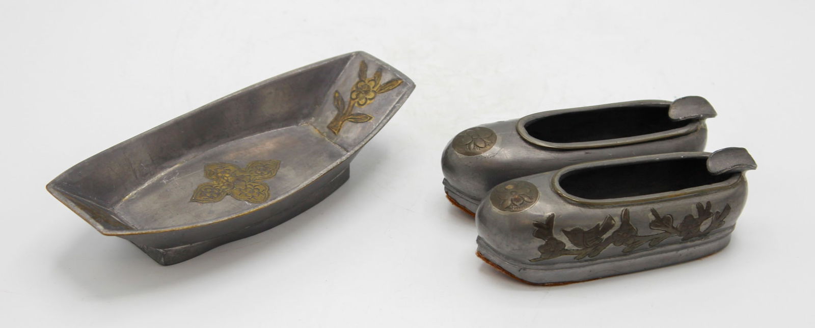 Group of (2) Vintage Chinese Pewter Cigarret Holder Tray and Shoes Astray (1 of 11)