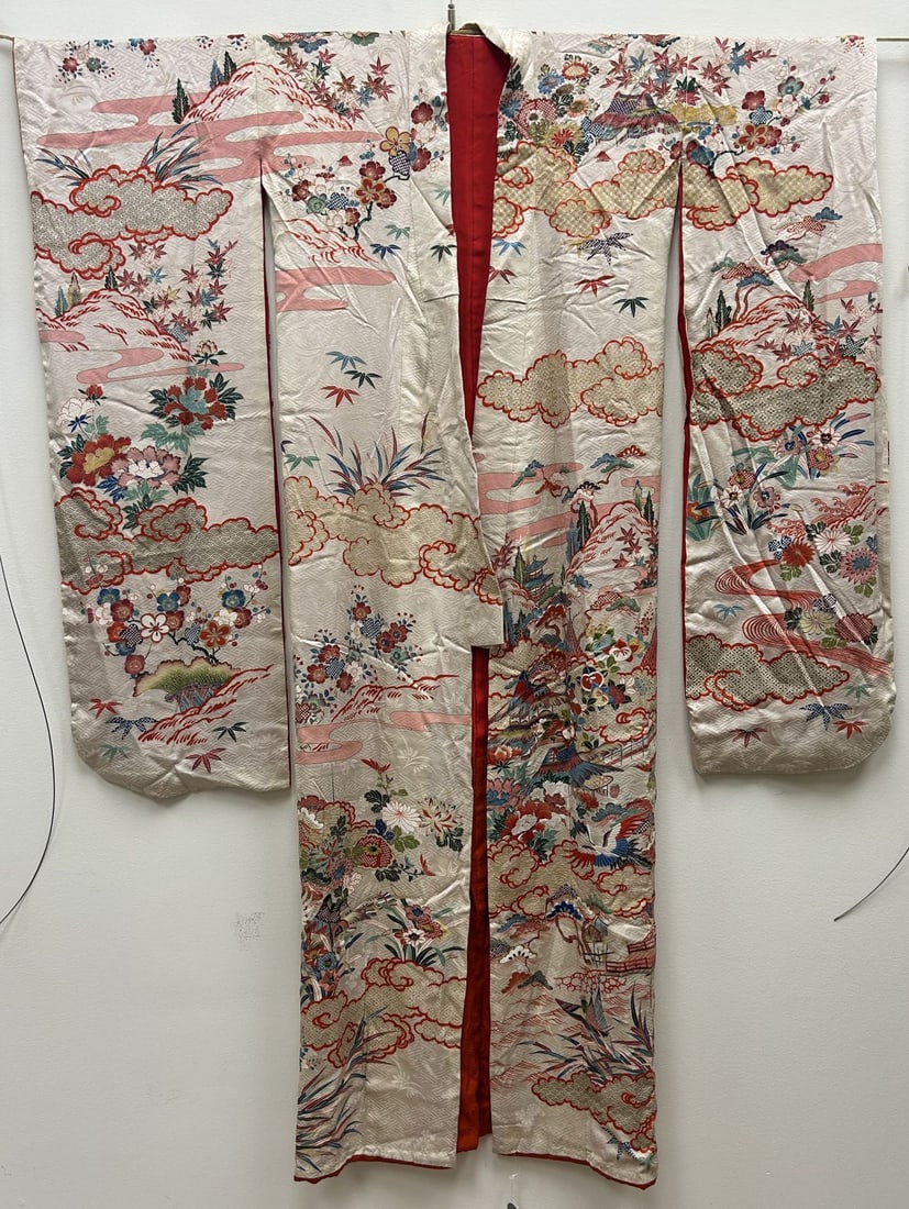 Silk Kimono, 19th/20th Century (1 of 18)