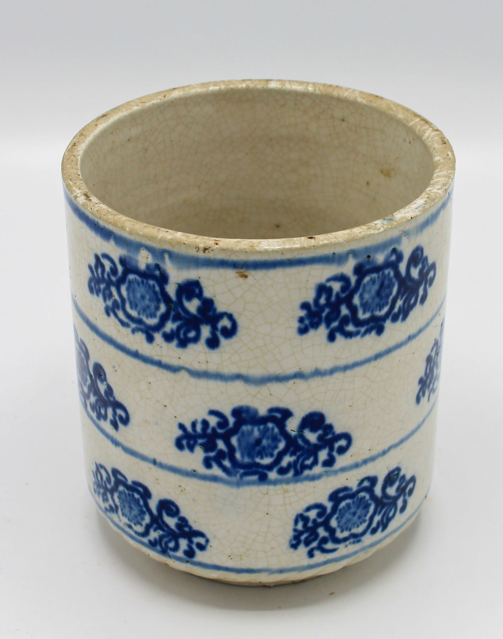 Vintage Possibly Antique Chinese Blue and White Ceramic Jar/Brush Pot (1 of 6)