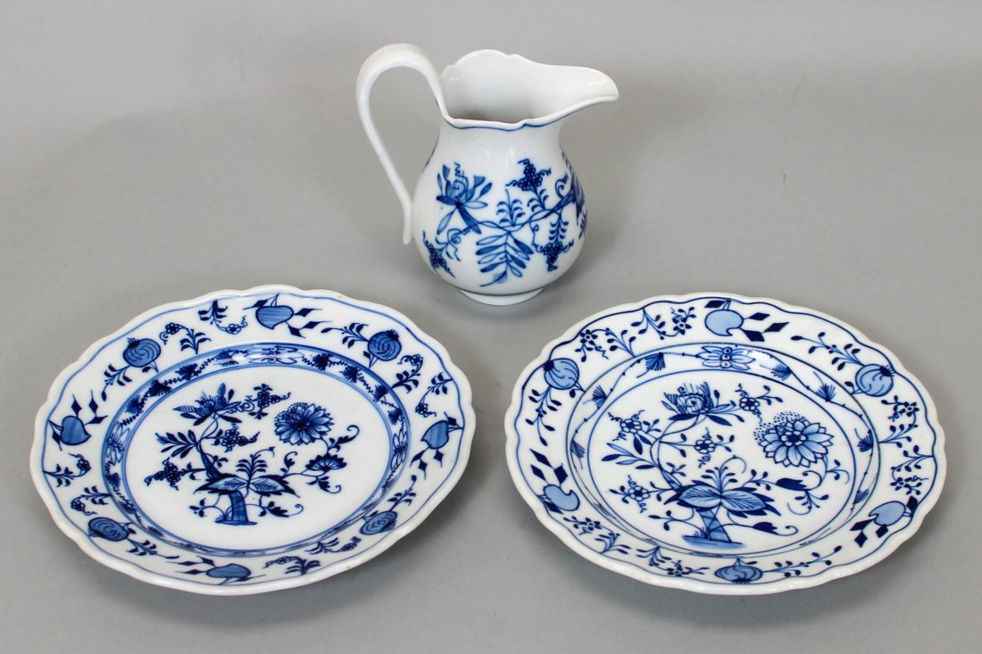Meissen Near Pair Porcelain Salad Plates in the Blue Onion Pattern and Blue Onion Cream Pitcher (1 of 8)