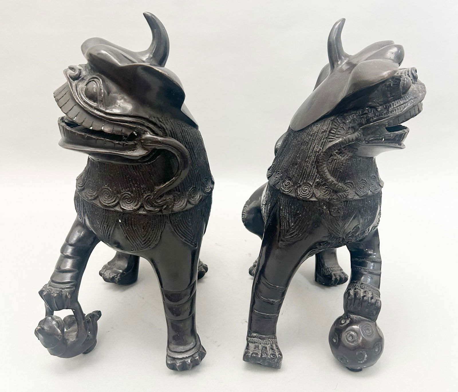A Pair of (2) Large Vintage Brass Foo Dogs (1 of 15)