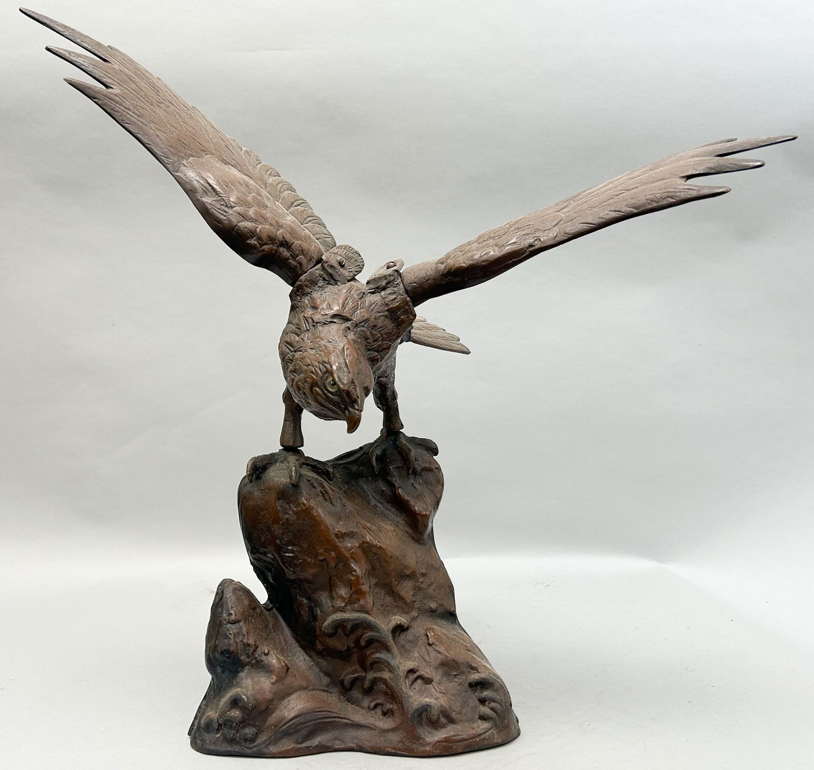 Large Bronze Eagle Statue, Unsigned (1 of 11)