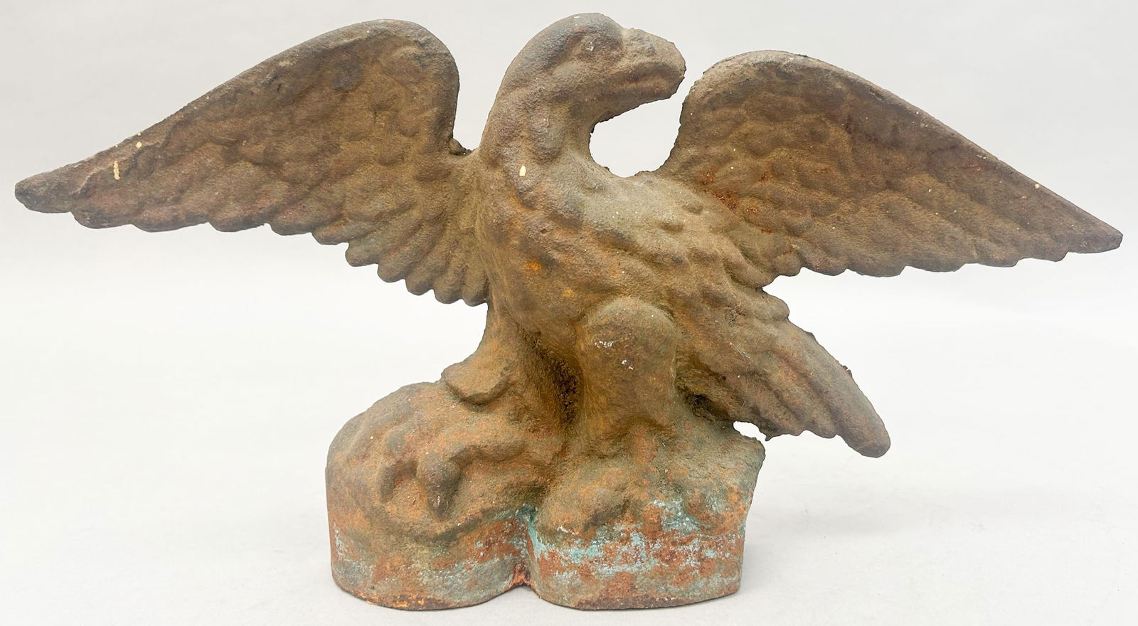 Vintage Cast Iron Eagle Sculpture, Unsigned/Unmarked (1 of 8)