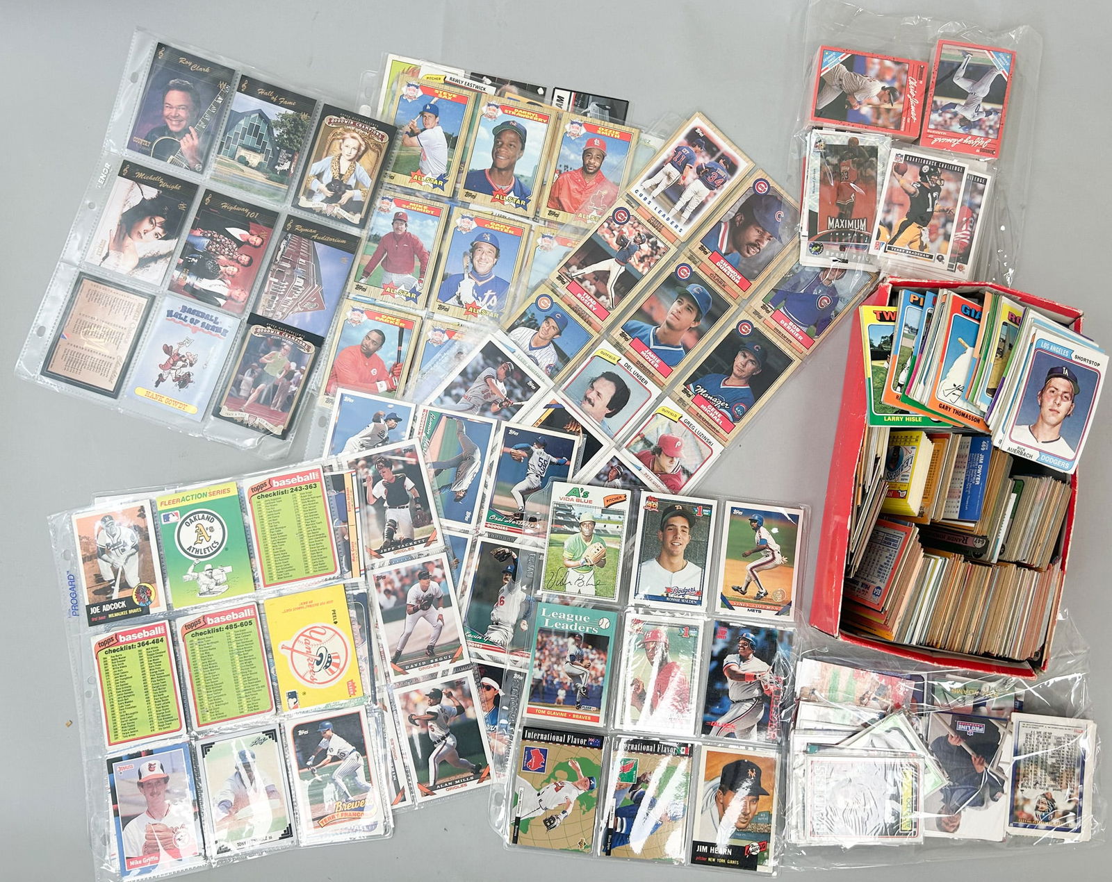 Large Lot of Vintage Basketball, Football and Baseball Cards, Kodak stickers (1 of 6)