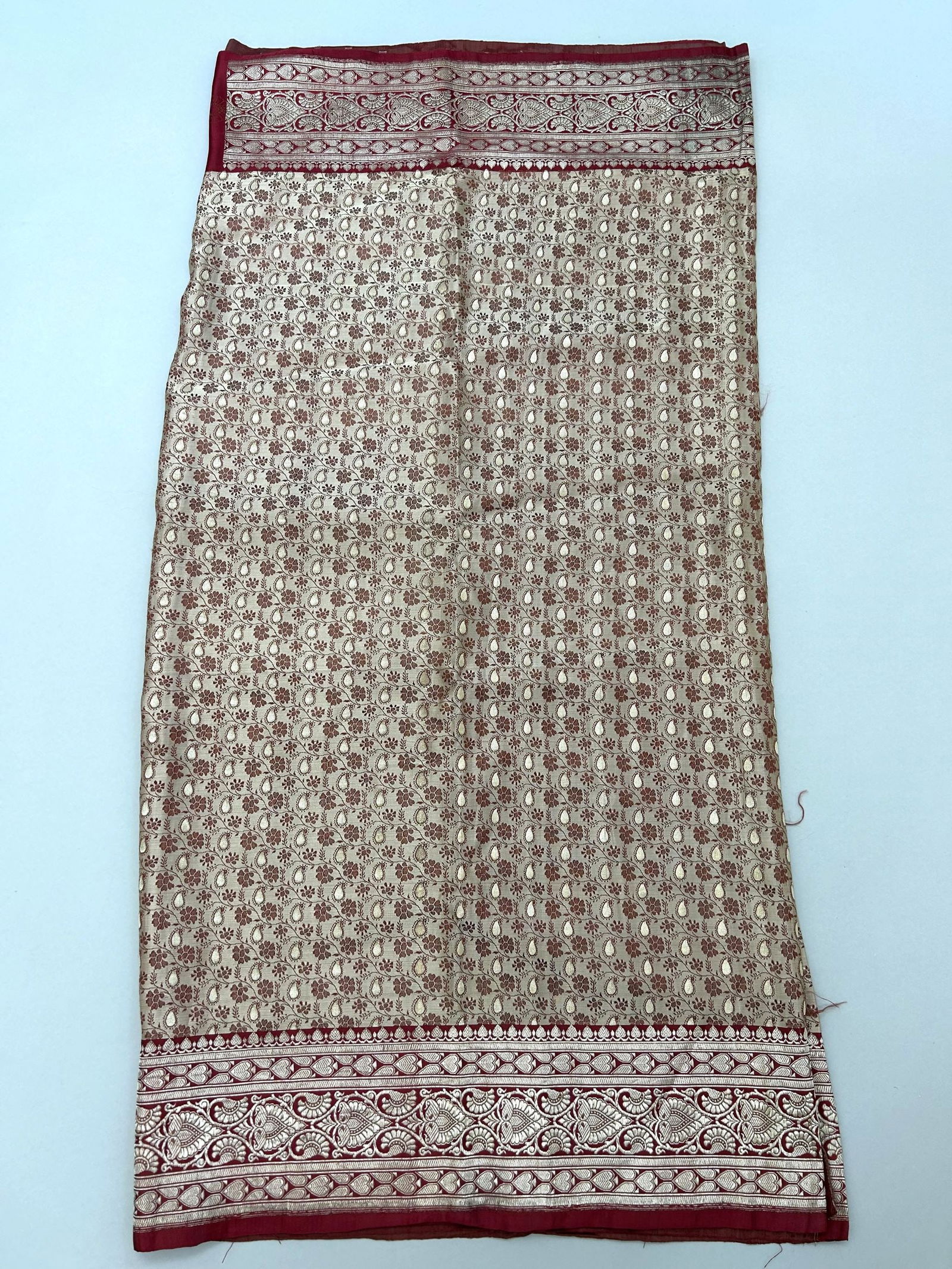 India, Silk Sari with Metal Gold Tone Pattern (1 of 16)