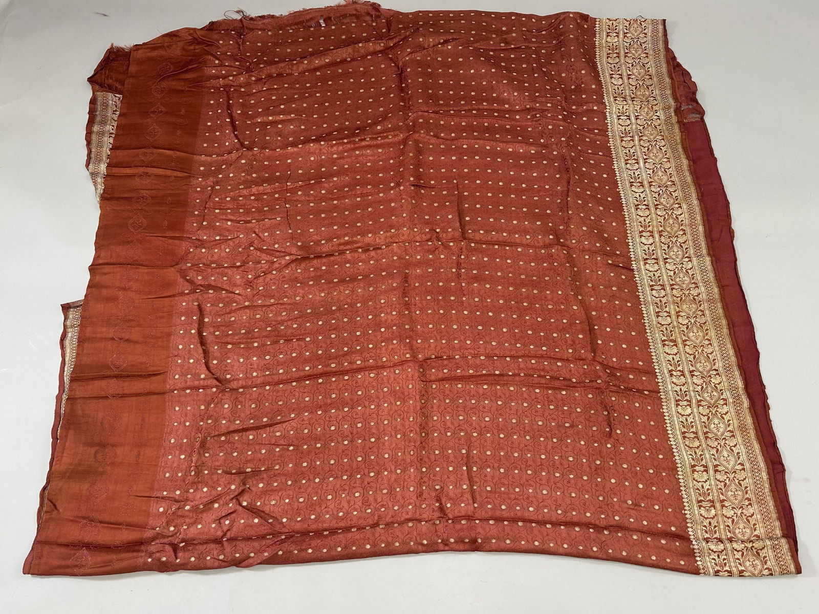 India Silk Sari with Metallic Gold Tone Pattern (1 of 9)
