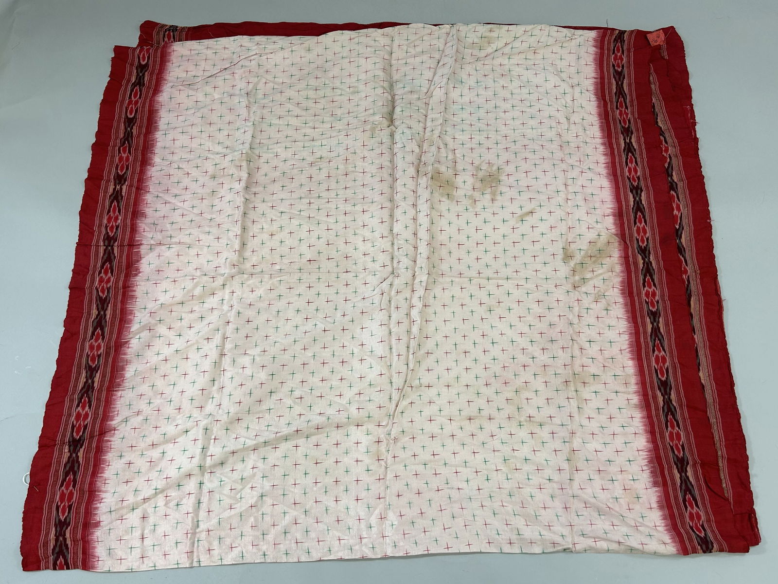 India, Silk Sari with Metallic Gold Tone Pattern (1 of 6)