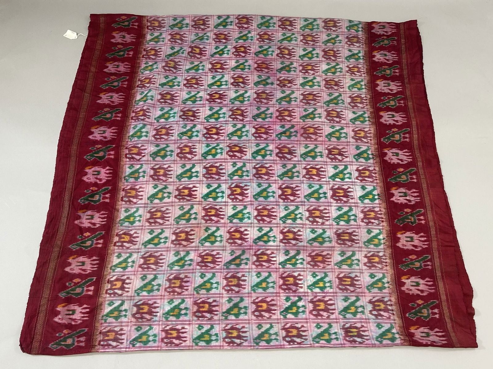 India, Silk Sari with Metallic Gold Threads (1 of 7)