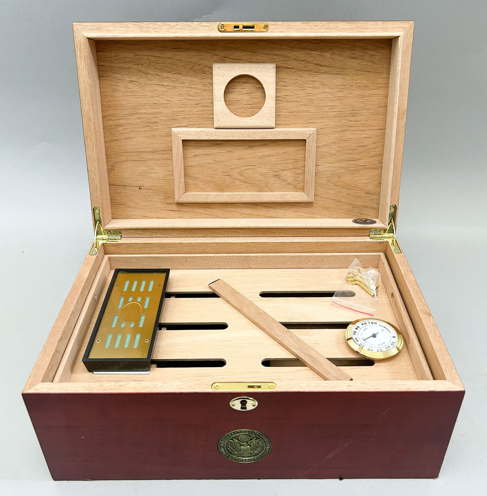 USMC Emblem Humidor Cigar Box (1 of 9)