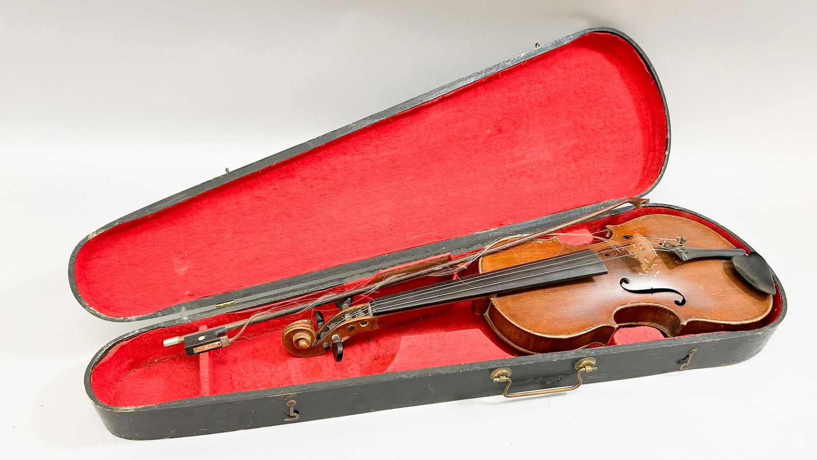 Vintage Violin with Case, Special Copy of Antonius Stradivarius (1 of 9)