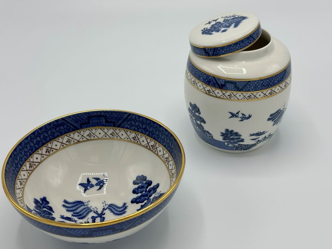 BOOTHS "Real Old Willow" T.C.1126 Coupe Cereal Bowl and Ginger Jar with Lid by Royal Dalton: Lot of 2 - BOOTHS "Real Old Willow" T.C.1126, Coupe Cereal Bowl and Ginger Jar with Lid by Royal Dalton. Bowl: 5.25"diameter x 2.5"h, Jar: 3.5"diameter x 4.25"h