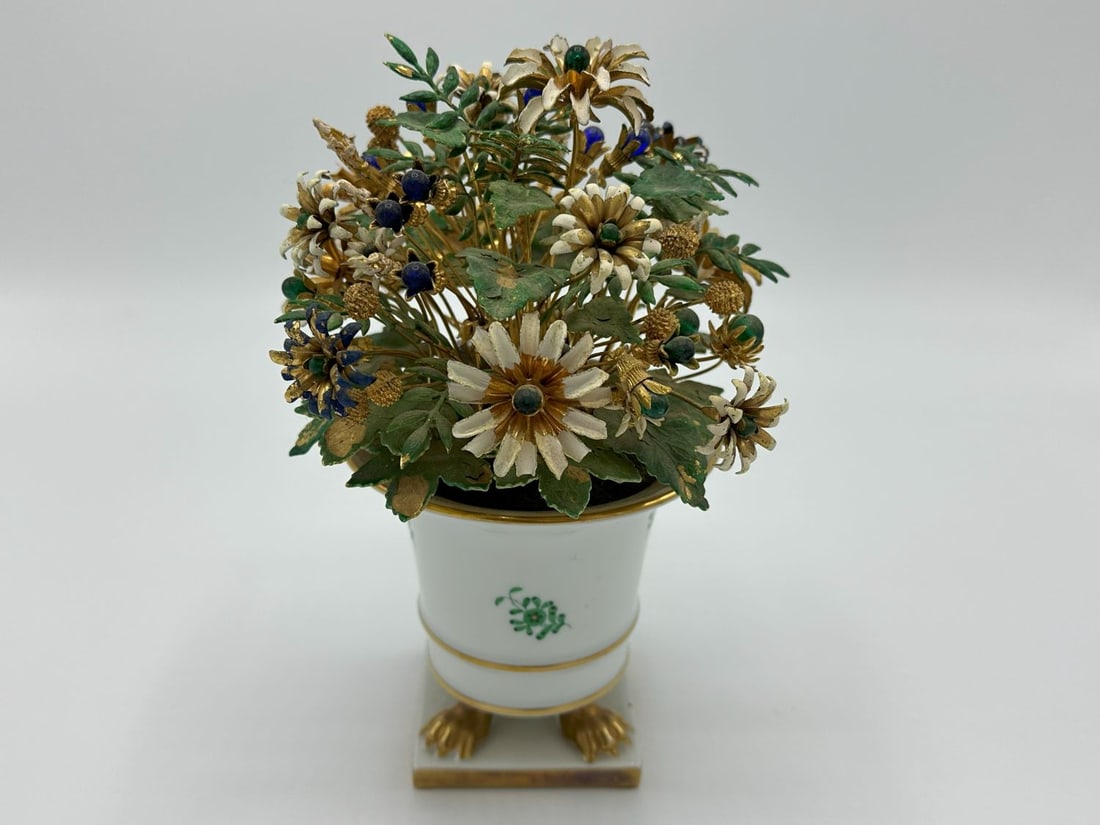 HEREND Handmade Porcelain Vase with Enameled Edelweiss Flowers (1 of 3)