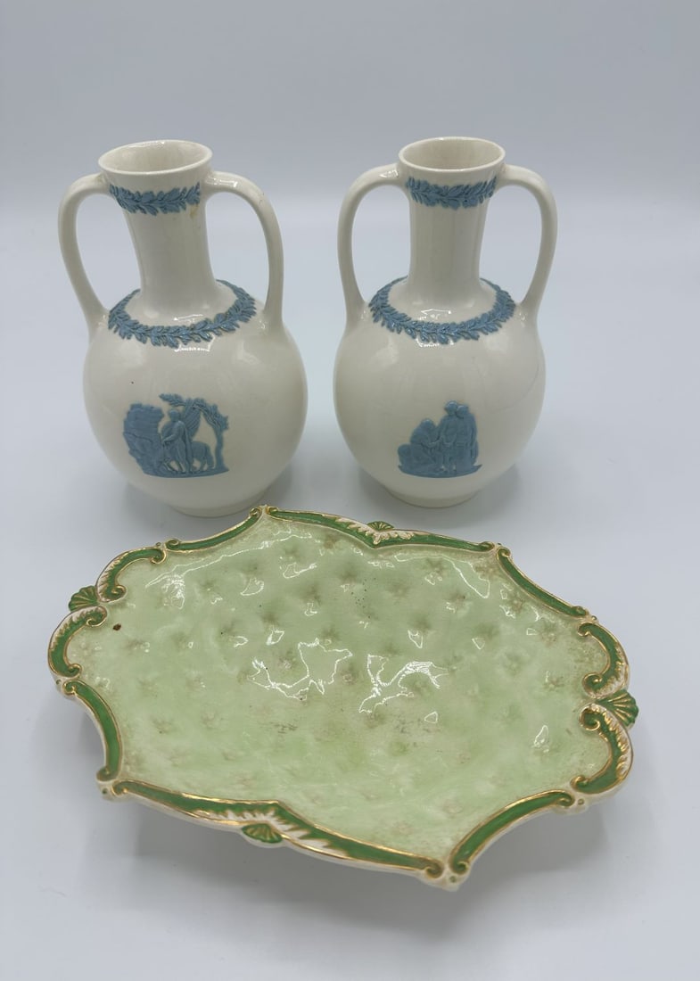 Wedgewood & Co. Green Serving Dish and Vases (1 of 4)