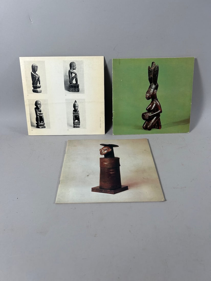 The Arcade Gallery, London, Catalogs (3): Three (3) paperback catalogs from The Arcade Gallery, Old Bond Street, London (October/November 1974, fold-out; Spring 1975, 12 pages; Spring 1976, 18 pages), rare and very difficult to find. Dimenion