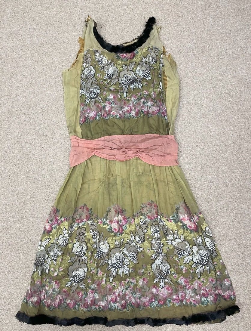 Vintage Possible Late 50's Silk/Linen Dress: Vintage Possible Late 50's Silk/Linen Embroidered Dress with Possible Bear Fur Collar & Hems . 46"l x 30"w