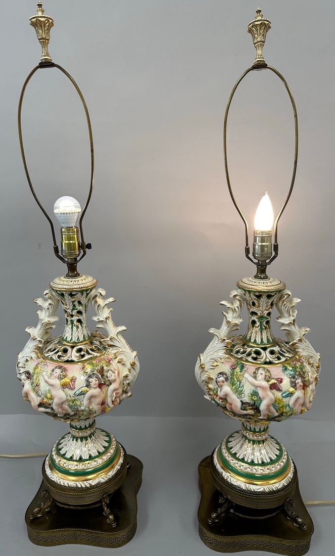 Pair of 2 - Vintage Capodimonte Porcelain Lamps. (1 of 17)