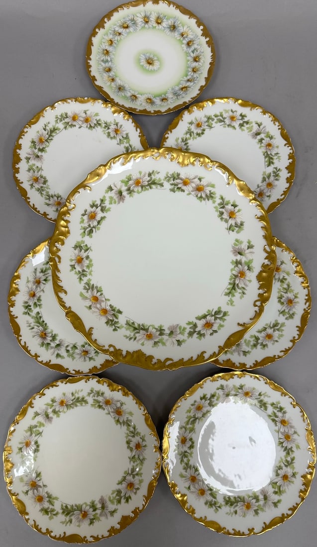 Lot of 8 - Limoges Porcelain Plates With a Daisy Floral Designs. (1 of 14)