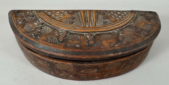 Vintage-Crescent Shaped Kuba Tukula Box Africa