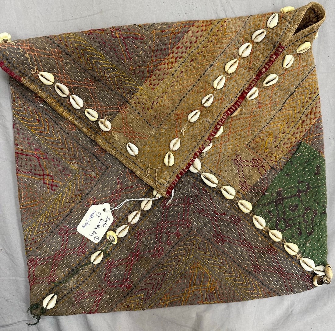 Vintage Indian Kantha Bag Wedding Bag With Seashells.: Vintage Indian Kantha Bag Wedding Bag With Seashells. D: 14" x 14"