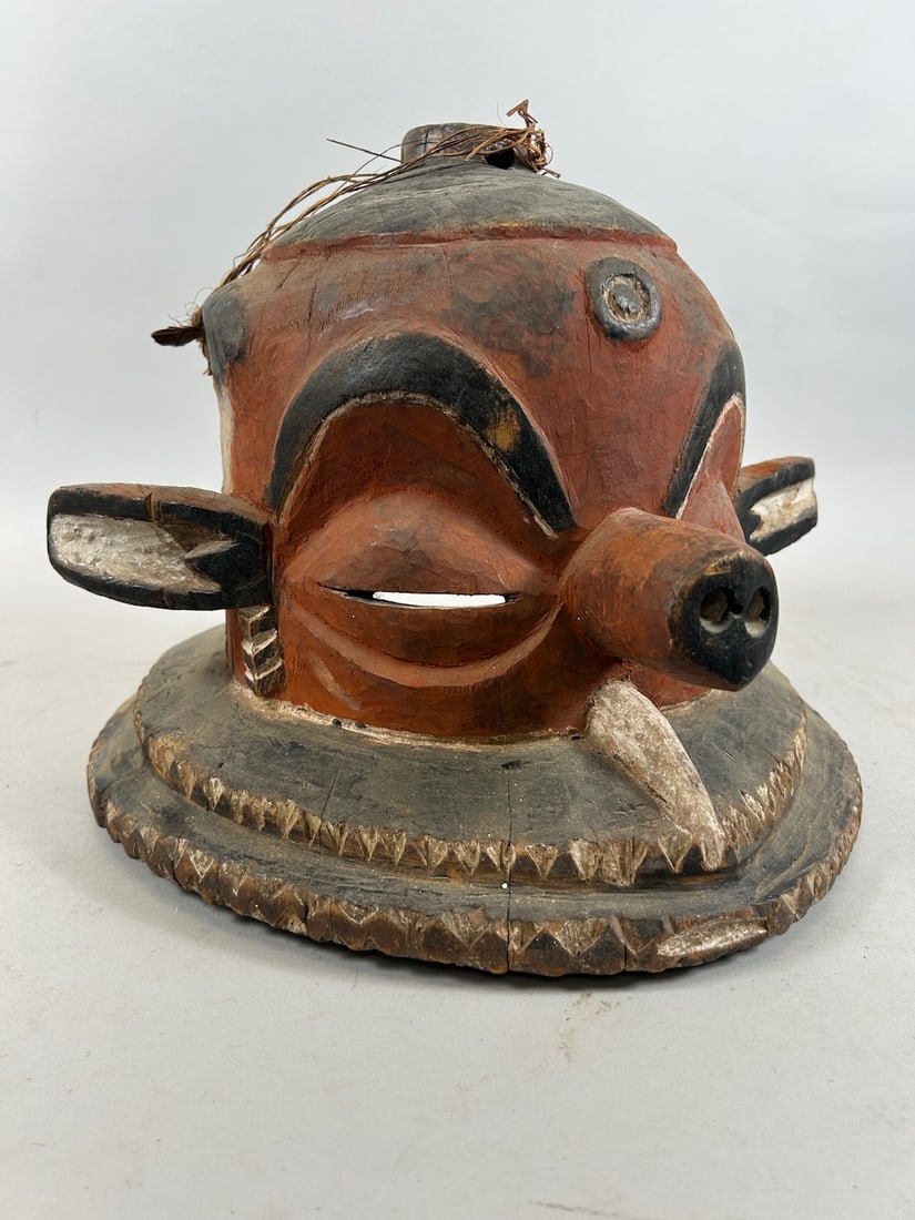 Pende Kipoko Style Helmet Mask (1 of 5)