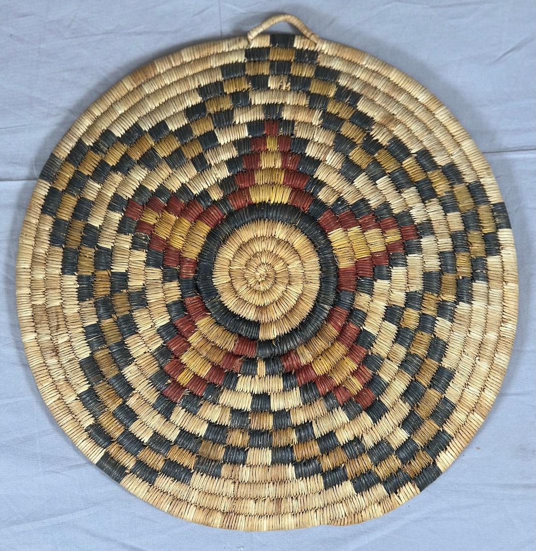 Vintage Hopi Coiled Basket 'Poota' Tray Crafted 1950's (1 of 5)