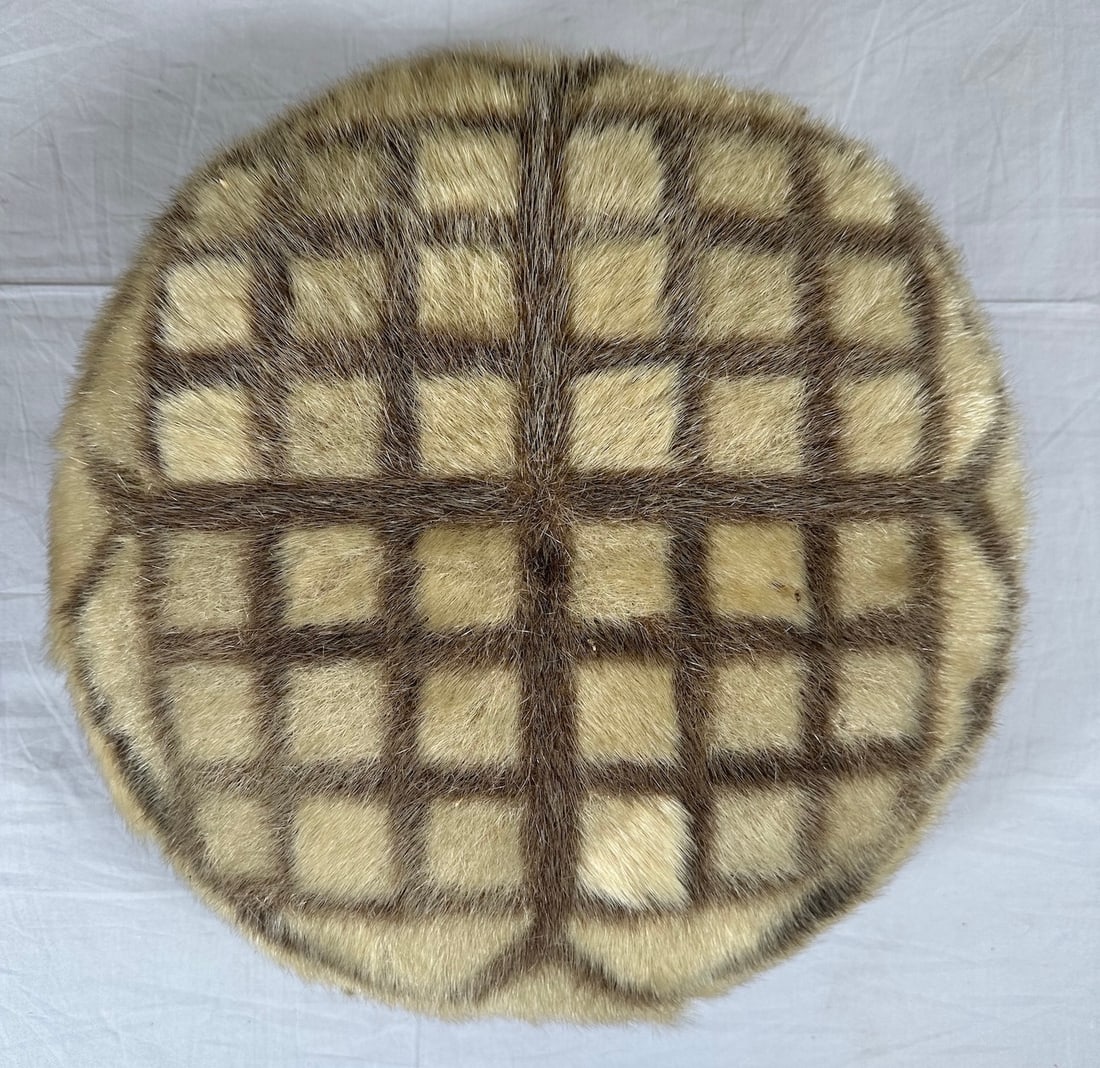 Vintage Inuit-style Muff Cushion From Early 20th Century: Vintage Muff Cushion From Early 20th Century. Made out of real leather and already stuffed. D: 15" Diameter.