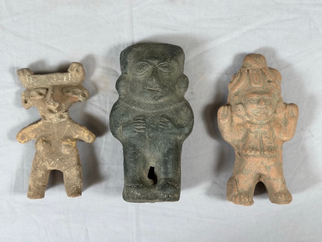 Lof of 3-Vintage Pre-Columbian Stone and Terracotta Figures From Peru-Chincha Culture: Vintage Pre-Columbian Stone and terracotta Figures From Peru-Chincha Culture, Dating Back to 1000 AD. Figures have ritual or burial signaficance in the Mezcala culture. D: Biggest 5" L x Smallest 4" L